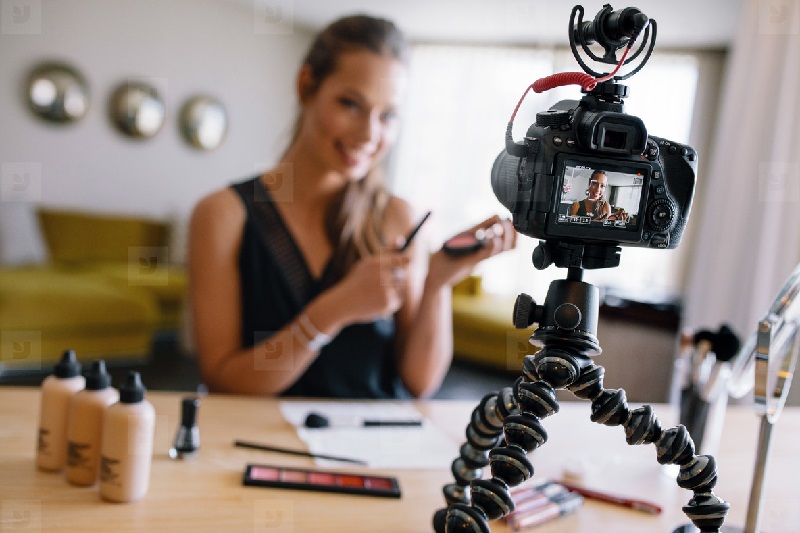 Người sử dụng trải nghiệm và quay lại TVC quảng cáo cho sản phẩm Người sử dụng trải nghiệm và quay lại TVC quảng cáo cho sản phẩm